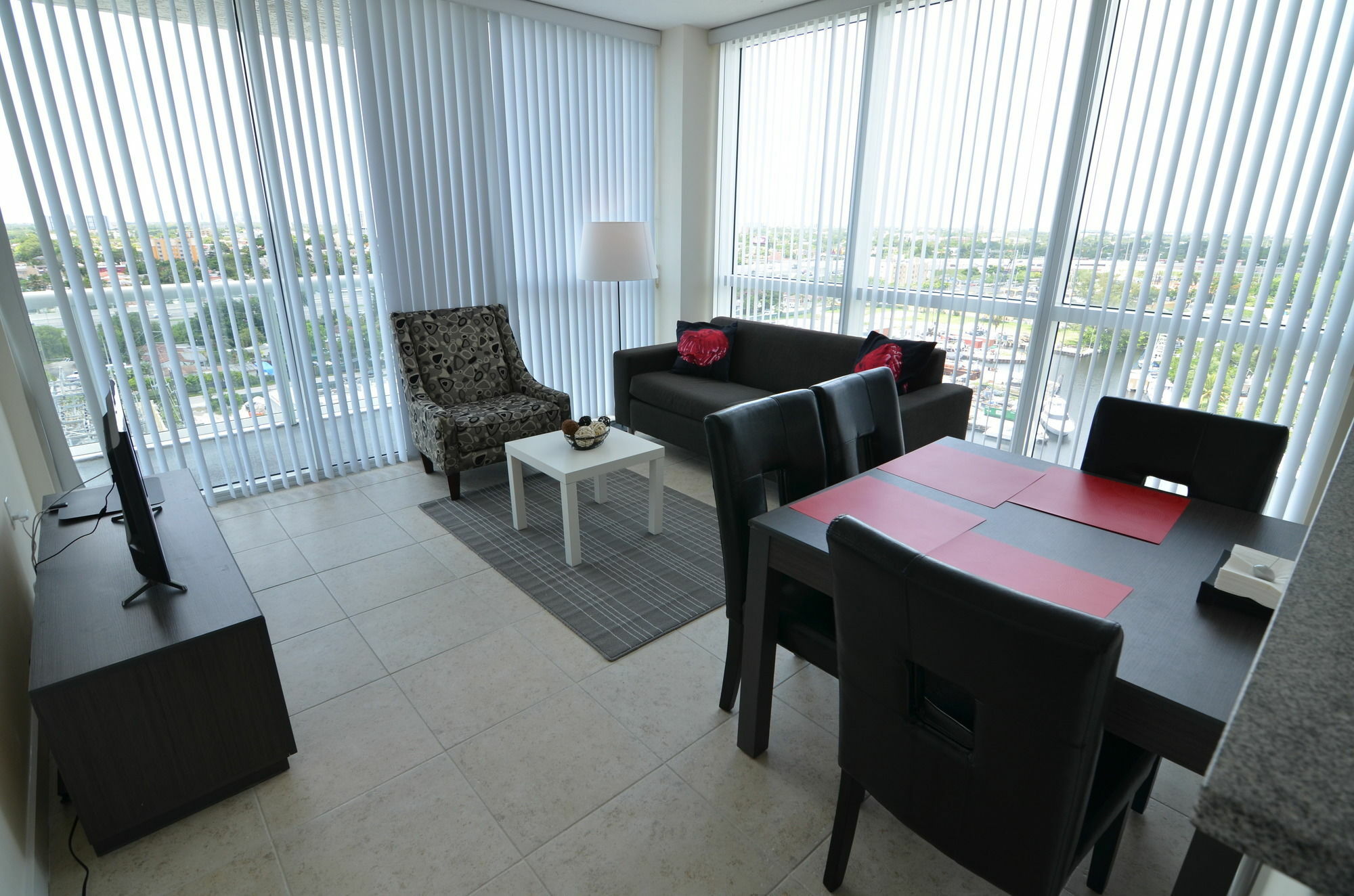 Riviera Luxury Living At River Oaks Marina And Tower Miami Luaran gambar